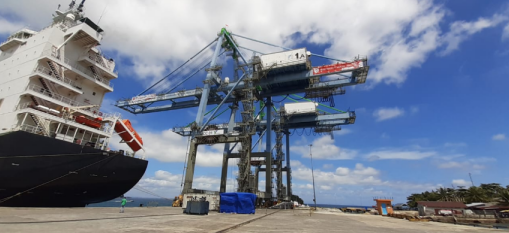 abb memaksimumkan prestasi kren untuk Indonesia pengendali pelabuhan terkemuka